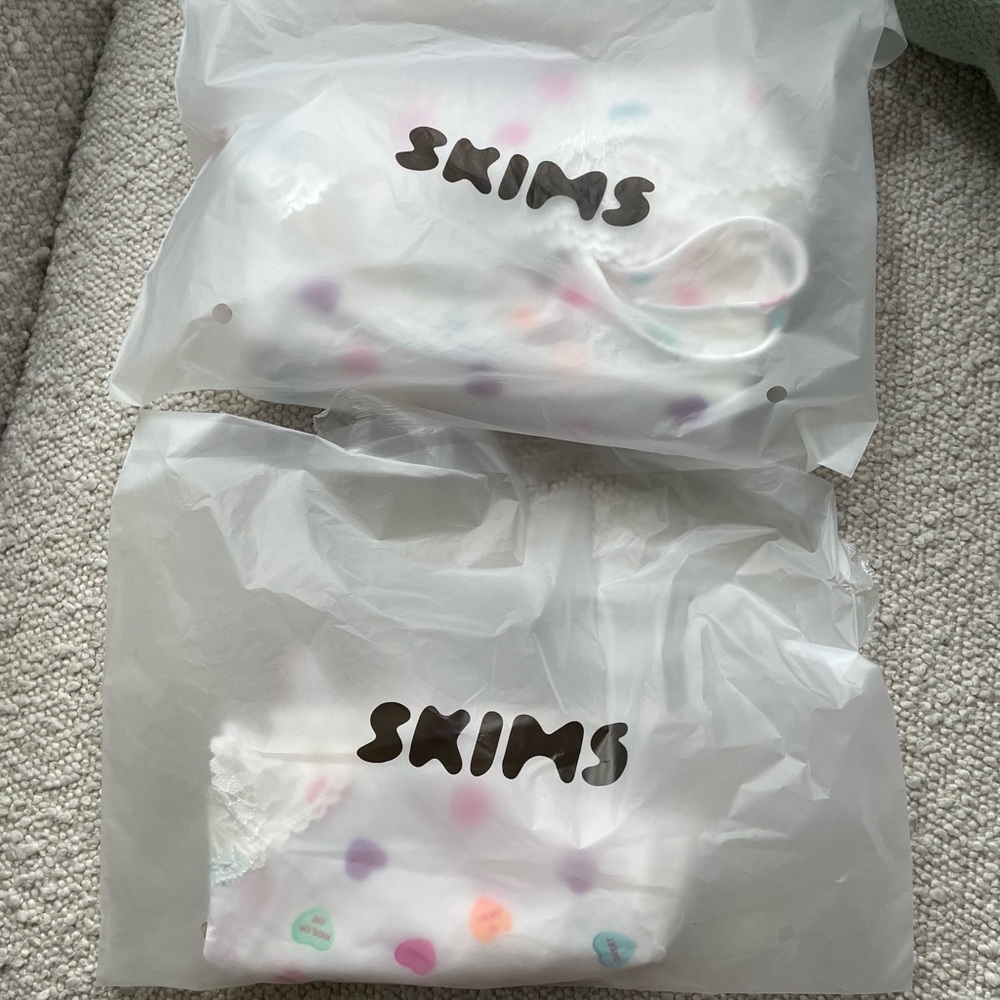 BNWT Skims Fits Everybody Tanga and Triangle Cami in Marble Candy - size M